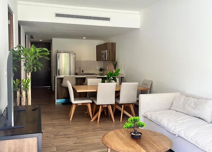 Luxurious With Poolside Patio Apartment