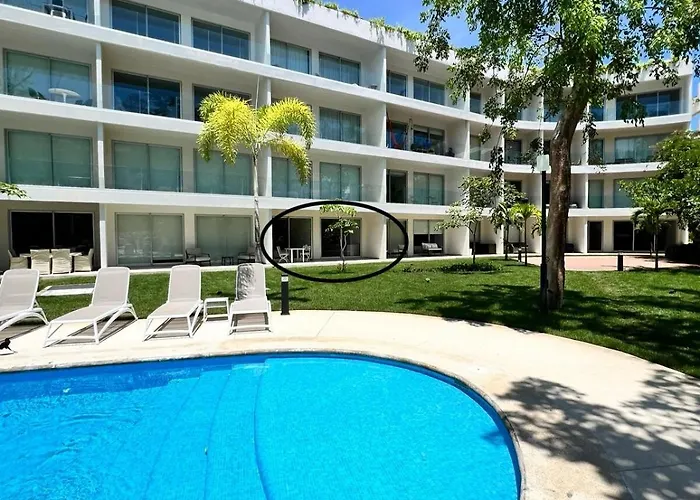 Apartment Luxurious With Poolside Patio